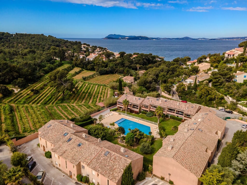 charme logement piscine terrasse