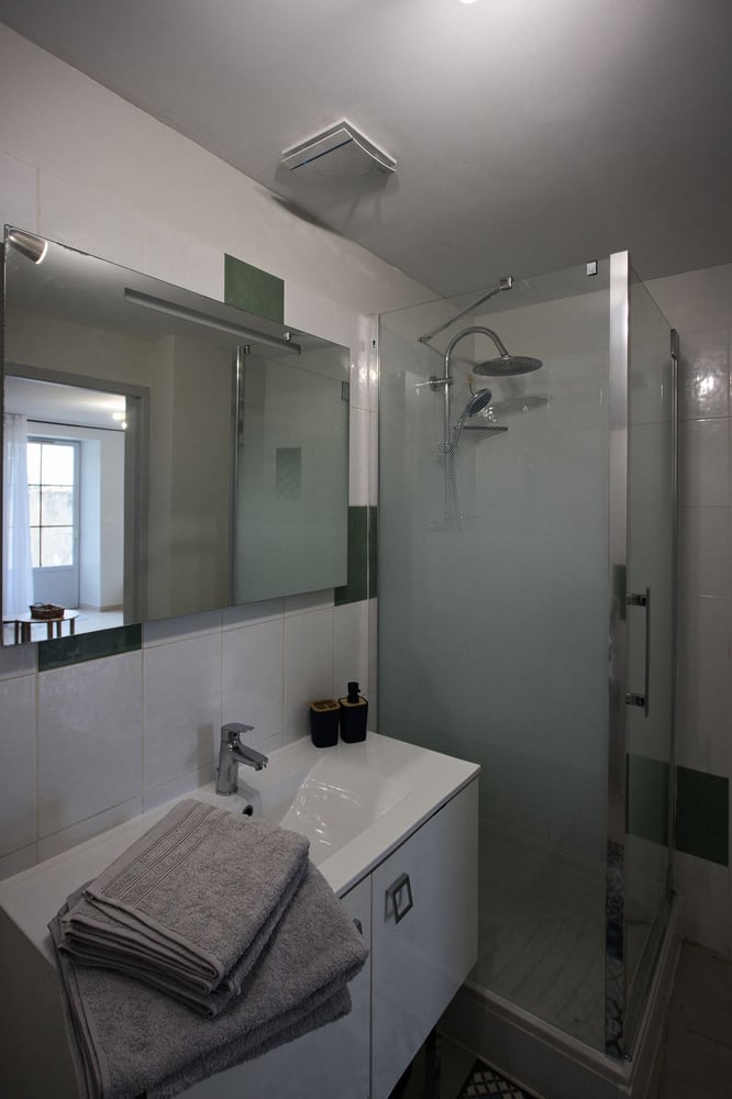 La Petite Escale: Parking Privé et petit extérieur – photo 8 sur 25