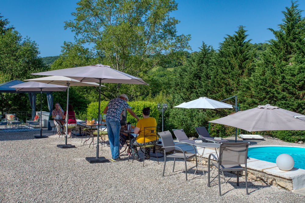 Hostcare - Les Pierres Blanches - piscine – photo 53 sur 60