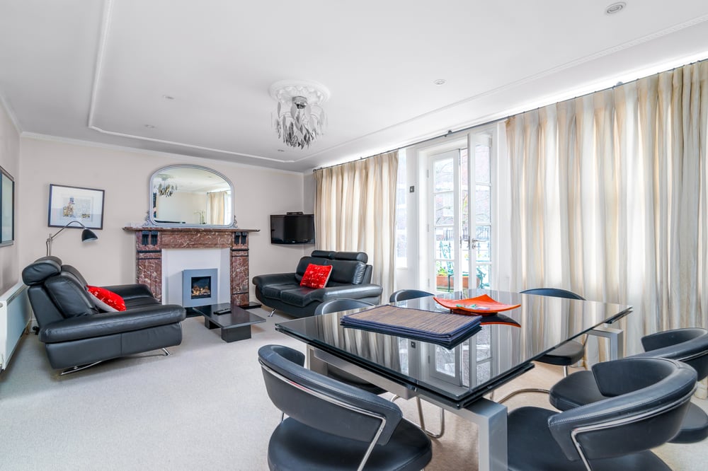 Luxury 2BR flat in Knightsbridge w/Patio, 4 guests