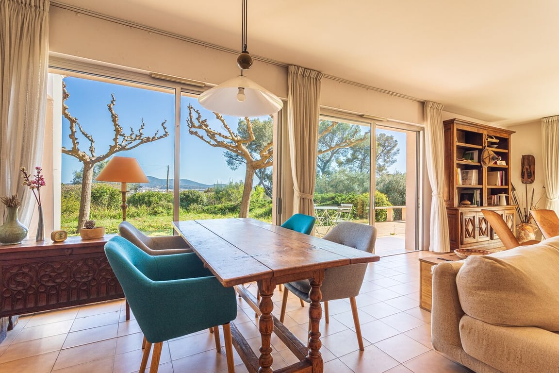Superbe Villa dans les hauteurs de La Garde