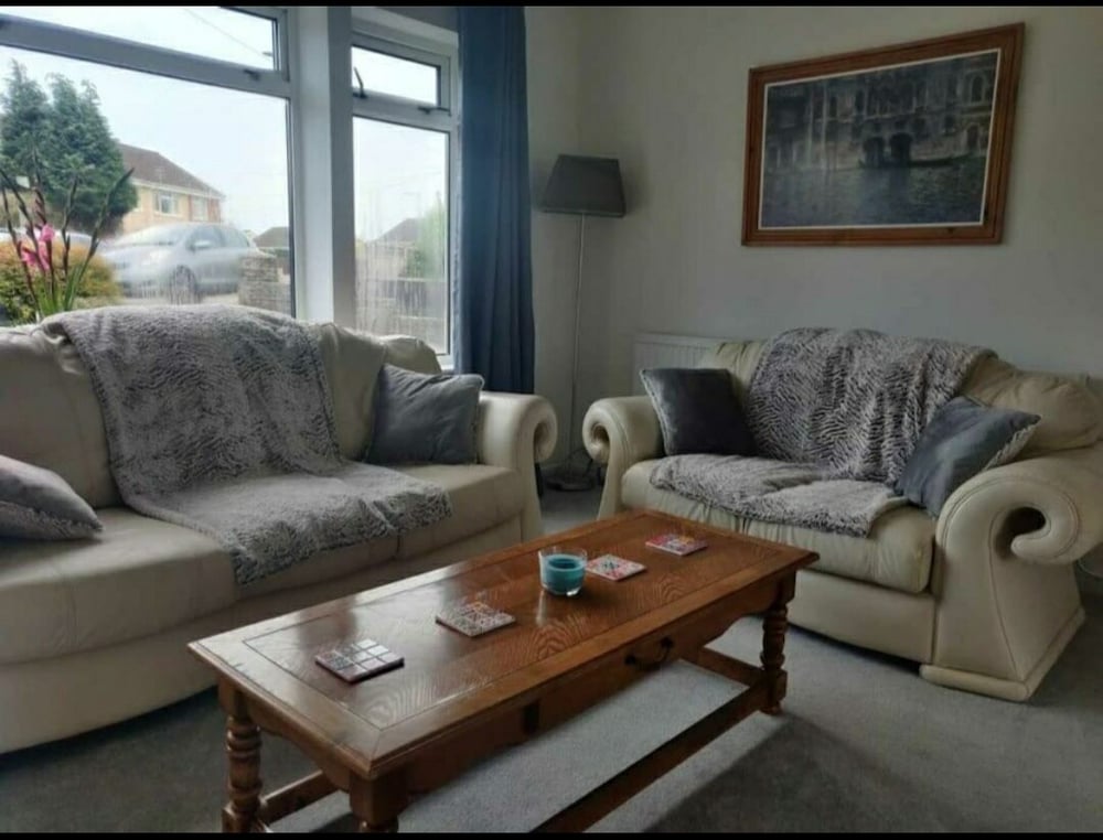 4-Bedrooms - Perfect for those working in Bridgend