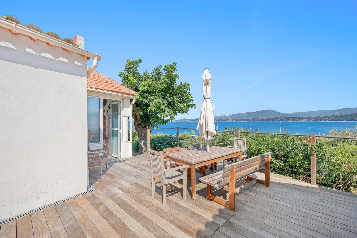 L’Échappée Bleue, Oursinières : Vue mer Terrasse