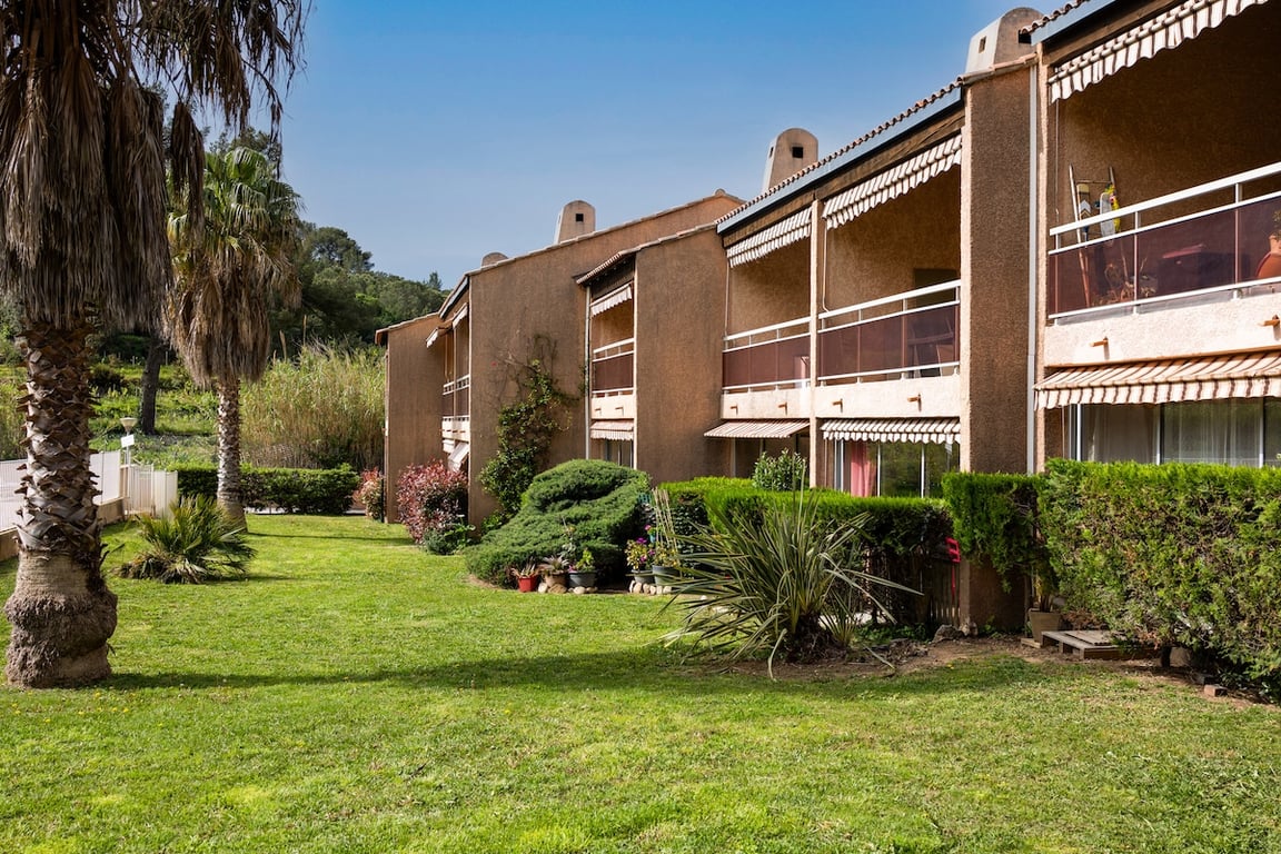 charme logement piscine terrasse