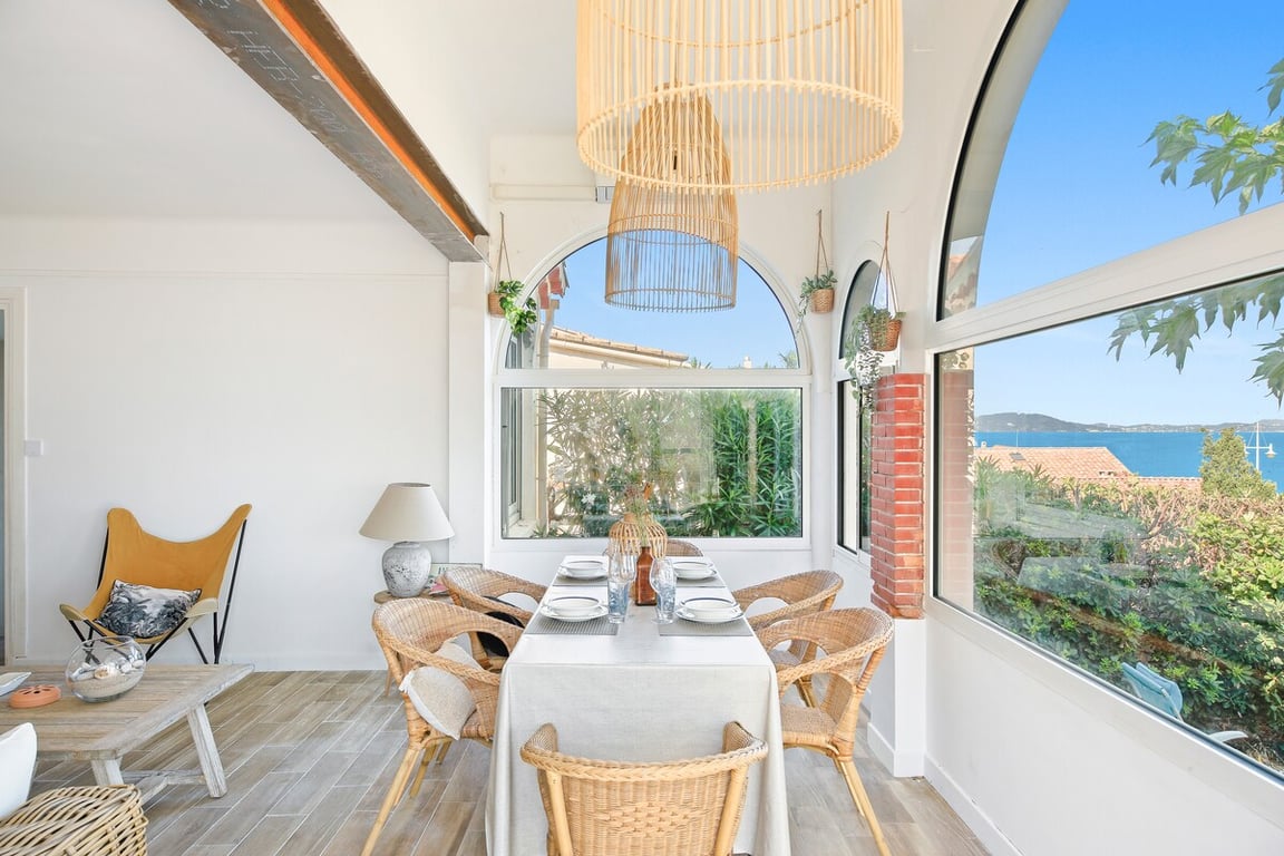 L’Échappée Bleue, Oursinières : Vue mer Terrasse
