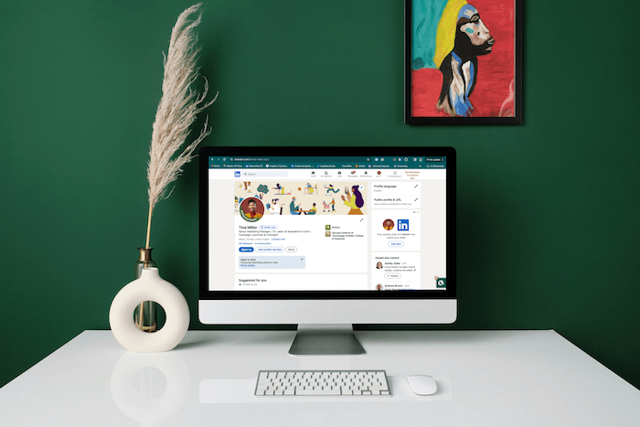 How to Download a Resume from LinkedIn [Guide, Example + Tips]
