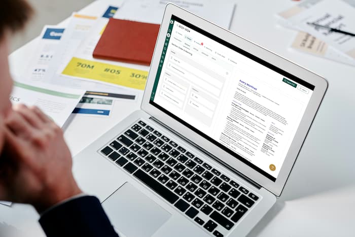 How to List Contract Work on a Resume (Guide + Examples)