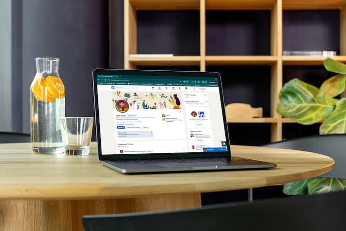 How To Add Bullet Points to Your LinkedIn Profile (Mac & PC)