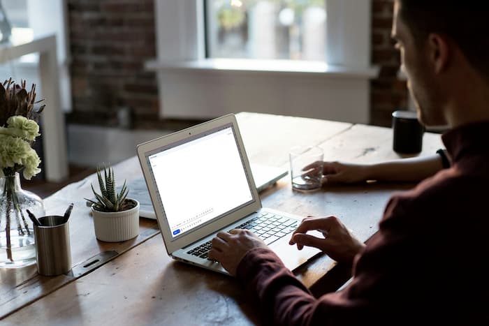 How To Write a Sample Email to Send a Resume to a Recruiter