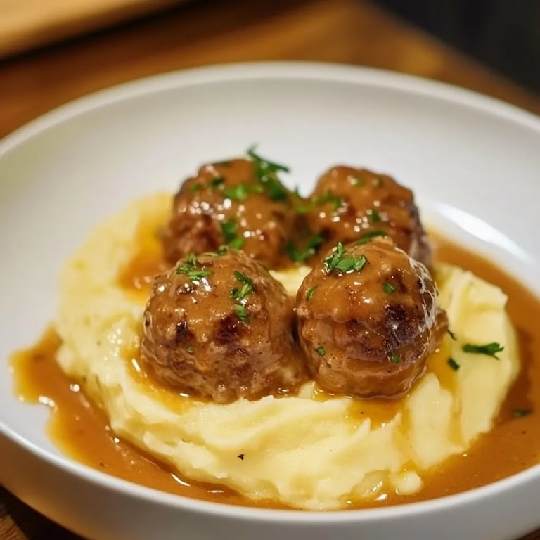 Hackbällchen mit Kartoffelpüree