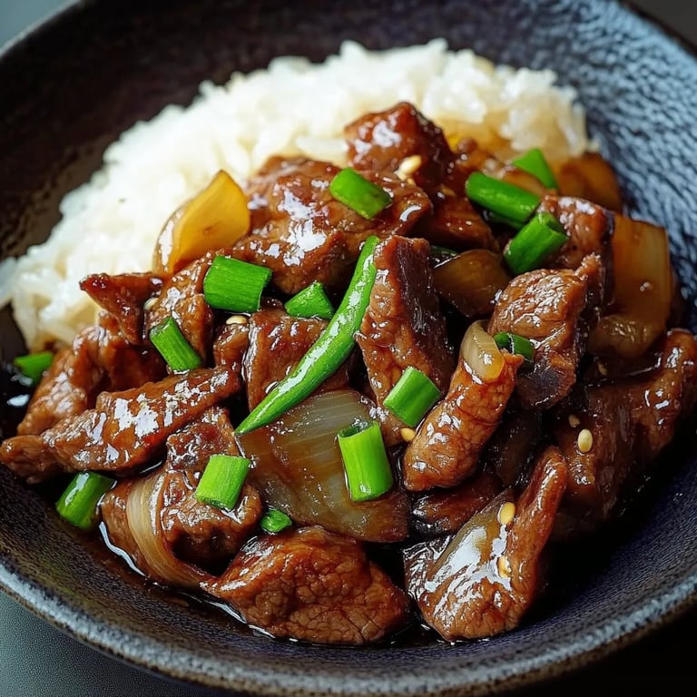 Chinesisches Rindfleisch mit Zwiebeln