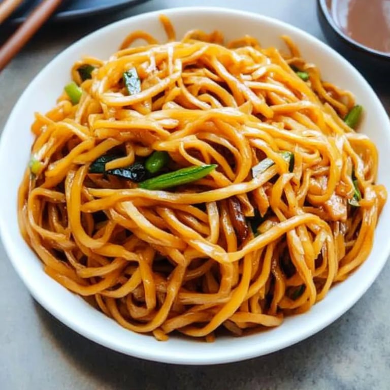 Chow Mein: Fantastiska Ultimata Kinesiska Nudlar som Imponeras av Smaker