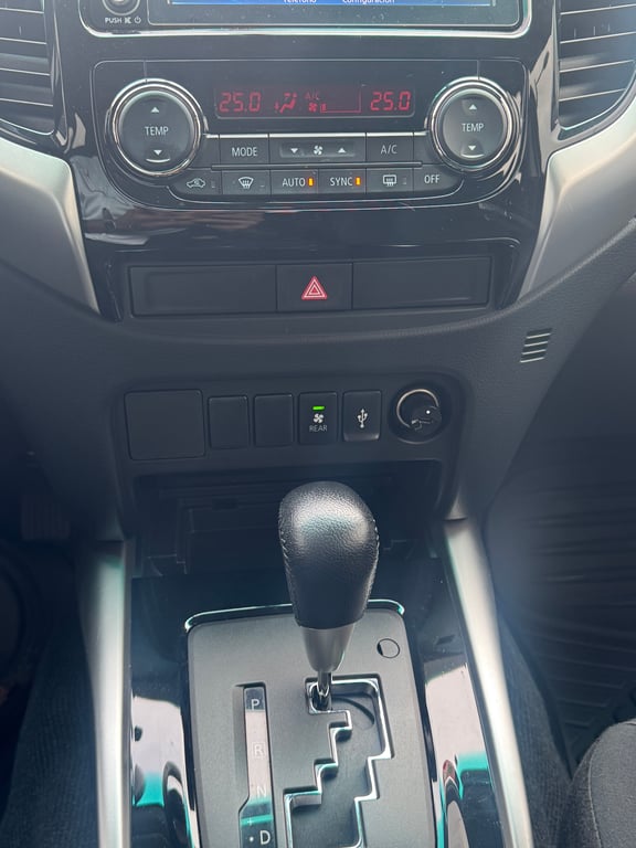 2024 Mitsubishi Montero Sport - foto 5