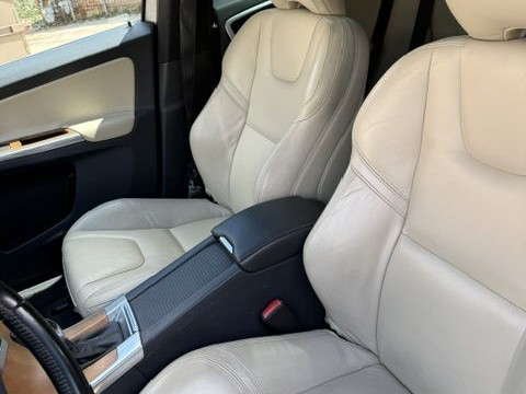 2015 VOLVO XC60