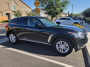 2017 INFINITI QX70