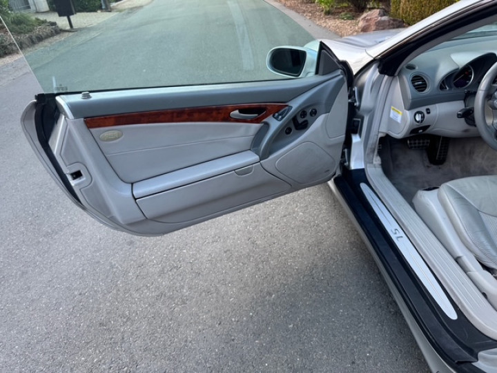 Mercedes-Benz SL-Class 94028