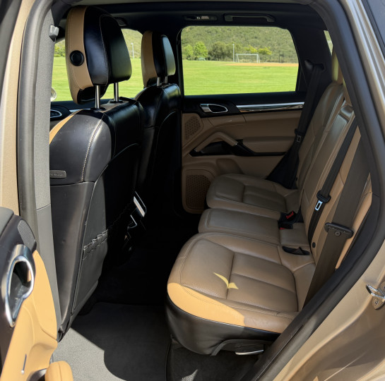 Porsche Cayenne 92131