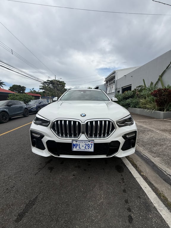 2021 BMW X6 M