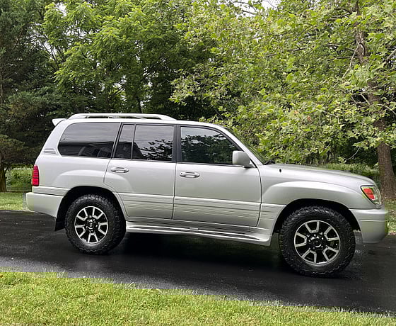 2005 Lexus LX