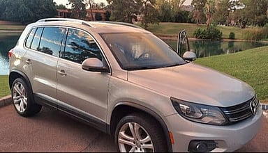 2012 VOLKSWAGEN Tiguan