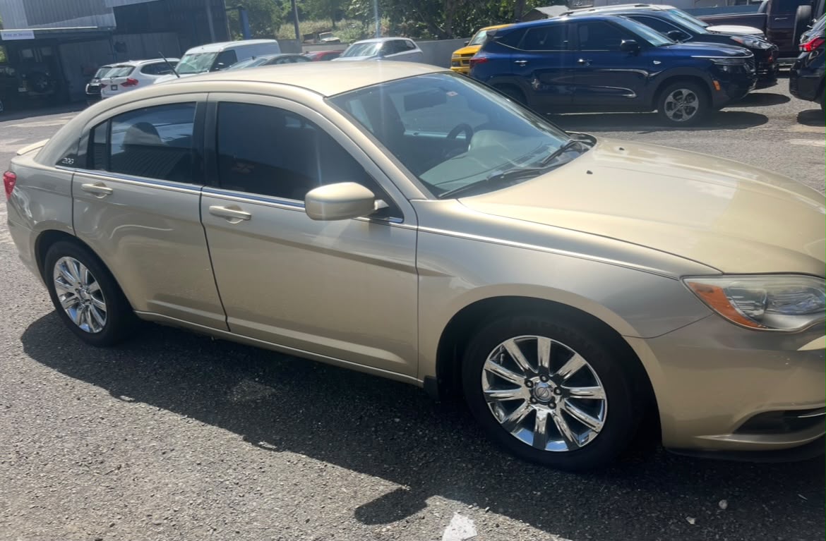 2011 Chrysler 200