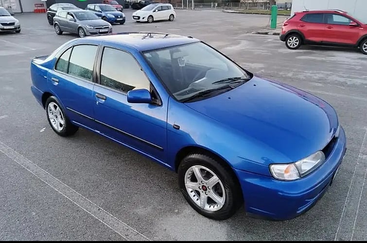 1999 Nissan Almera