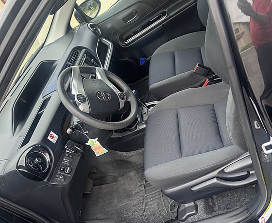 2017 TOYOTA Prius c