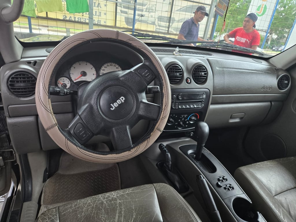 2005 Jeep Cherokee