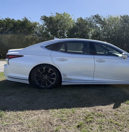 Lexus LS 33068
