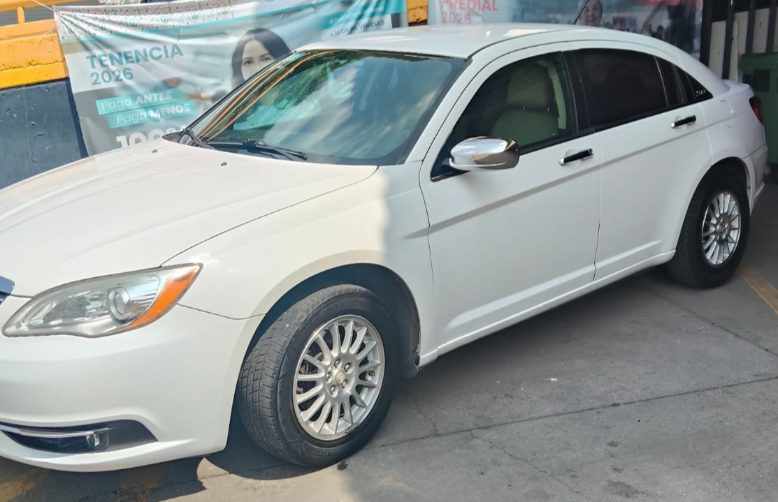 2013 Chrysler 200