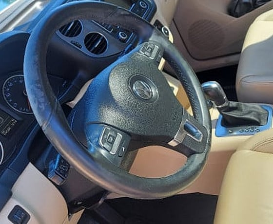 2012 VOLKSWAGEN Tiguan