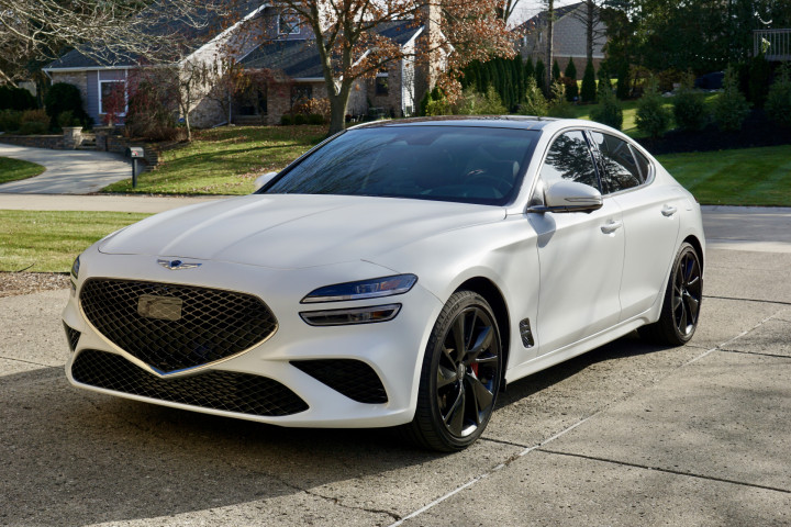 2023 Genesis G70