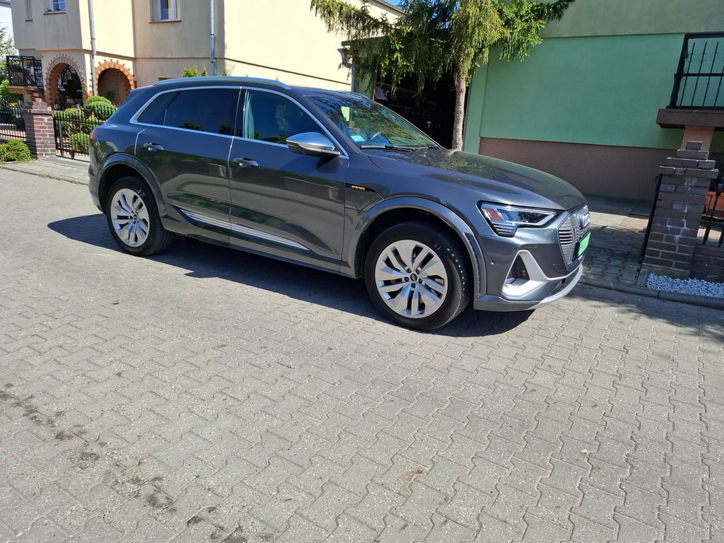 2022 Audi e-tron