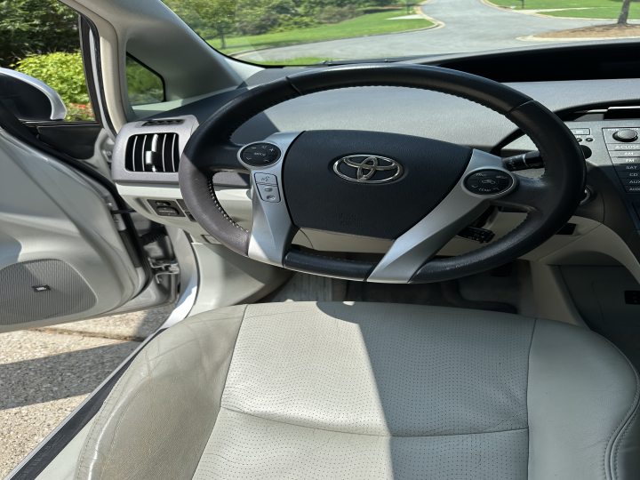 2010 TOYOTA Prius