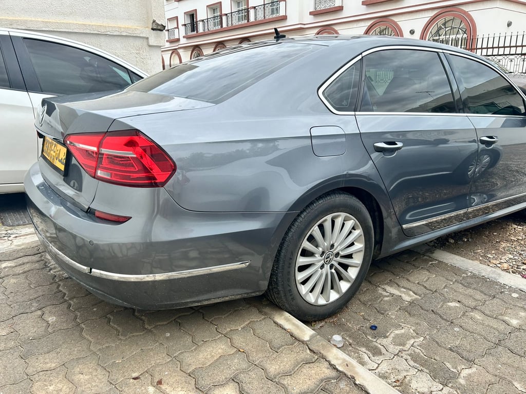 car-3