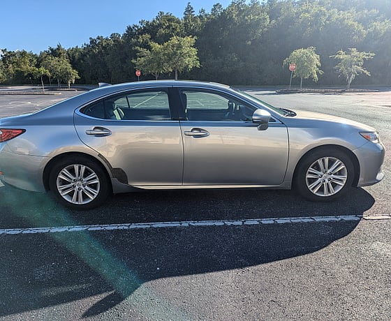 Lexus ES