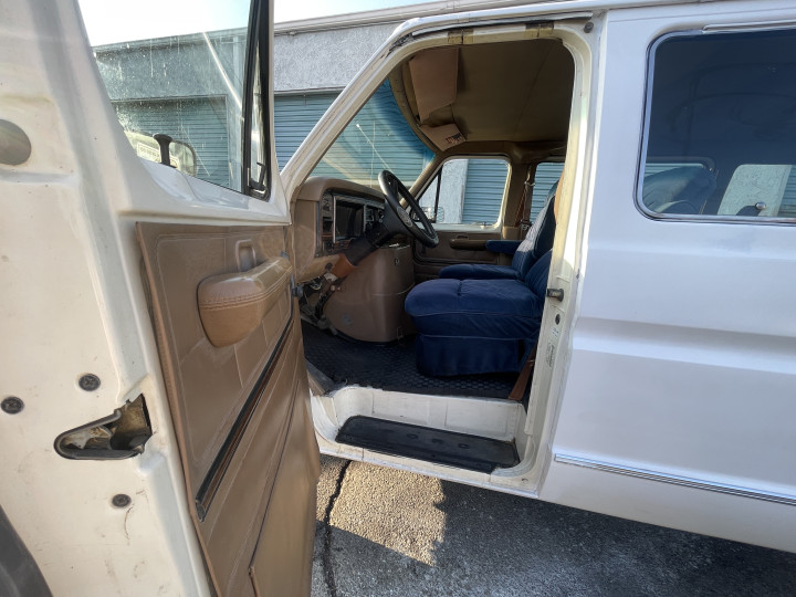 Ford E-350