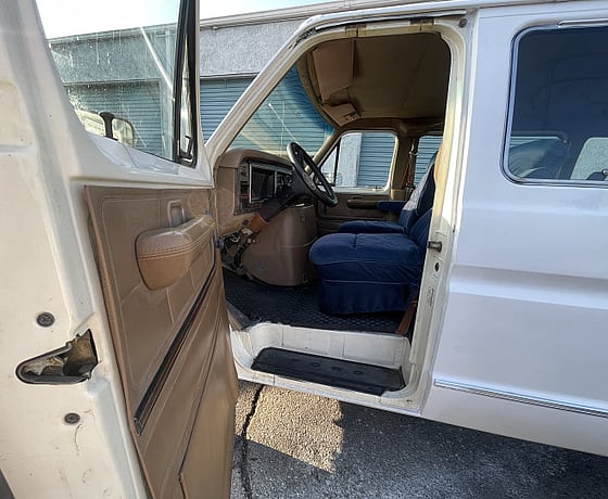 Ford E-350