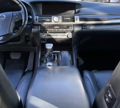 Lexus LS