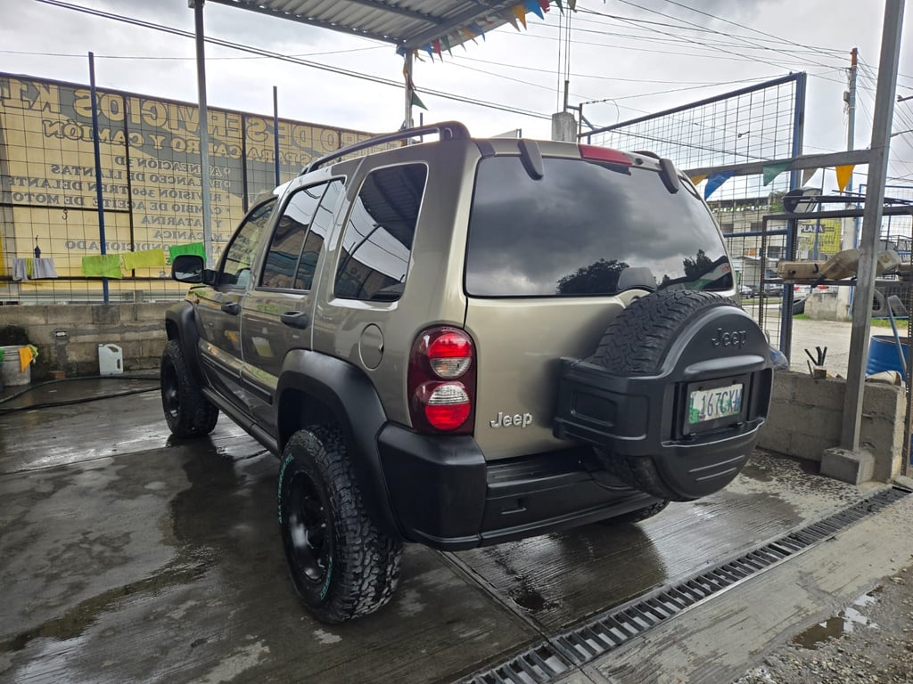 2005 Jeep Cherokee