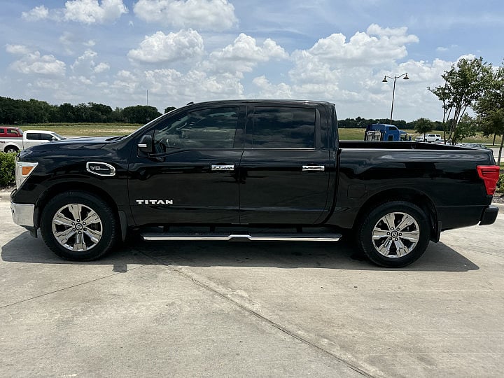 2017 Nissan Titan