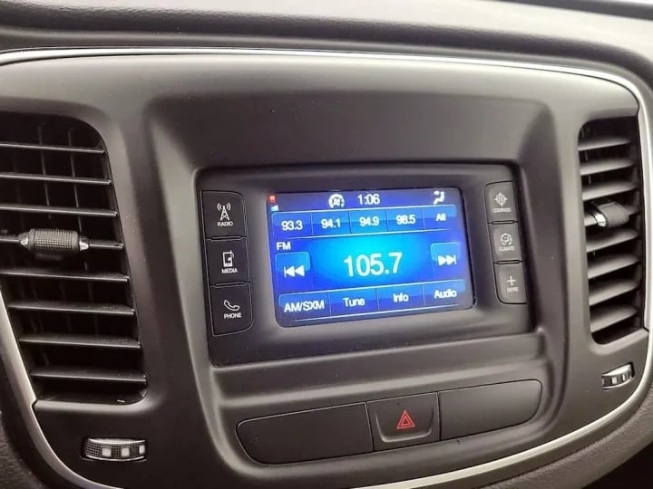 Chrysler 200