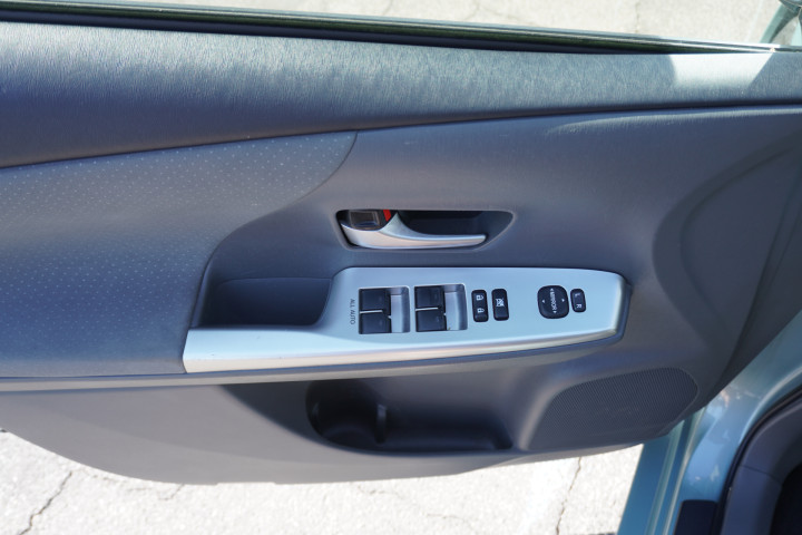2013 Toyota Prius v