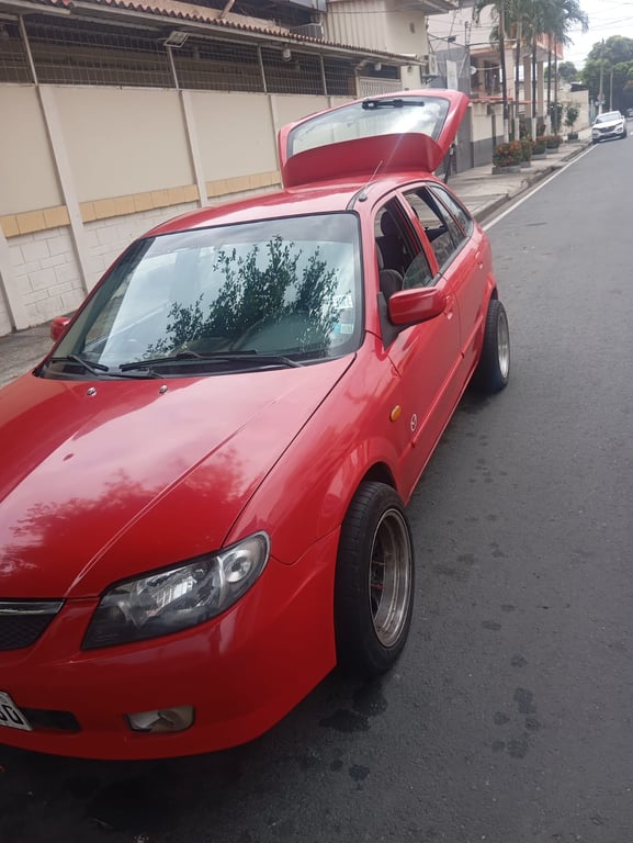 2002 Mazda Allegro