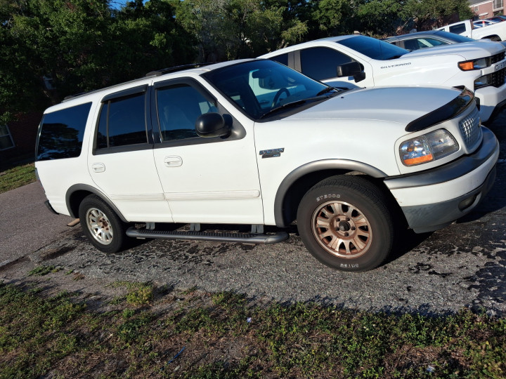 Ford Expedition 33702