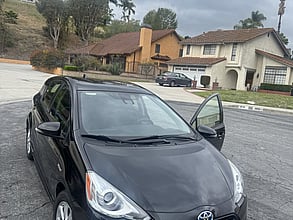 2017 TOYOTA Prius c
