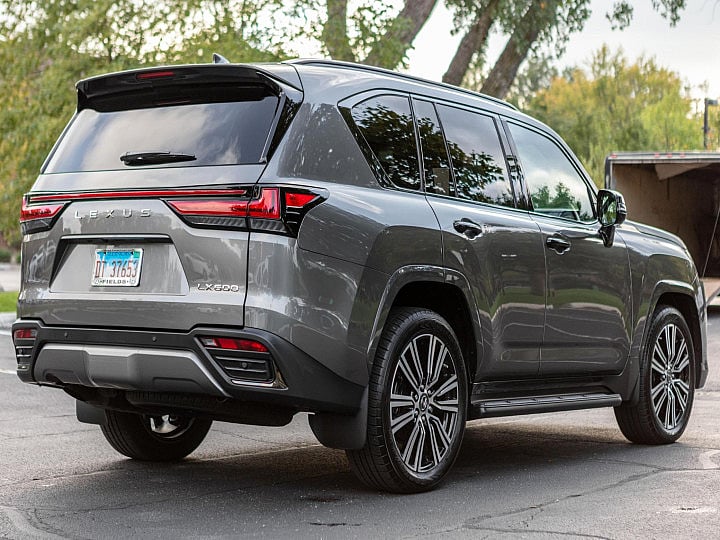 2022 Lexus LX
