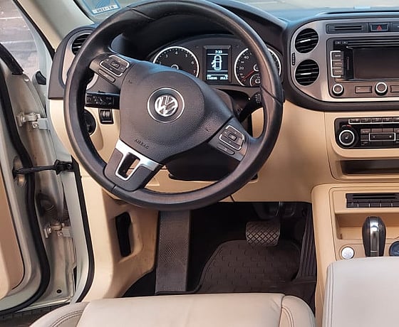 2012 VOLKSWAGEN Tiguan