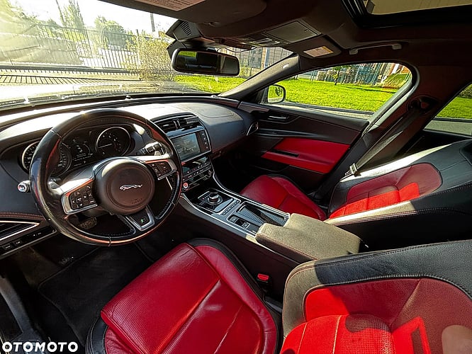 2018 Jaguar XE