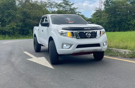 2017 Nissan NP300